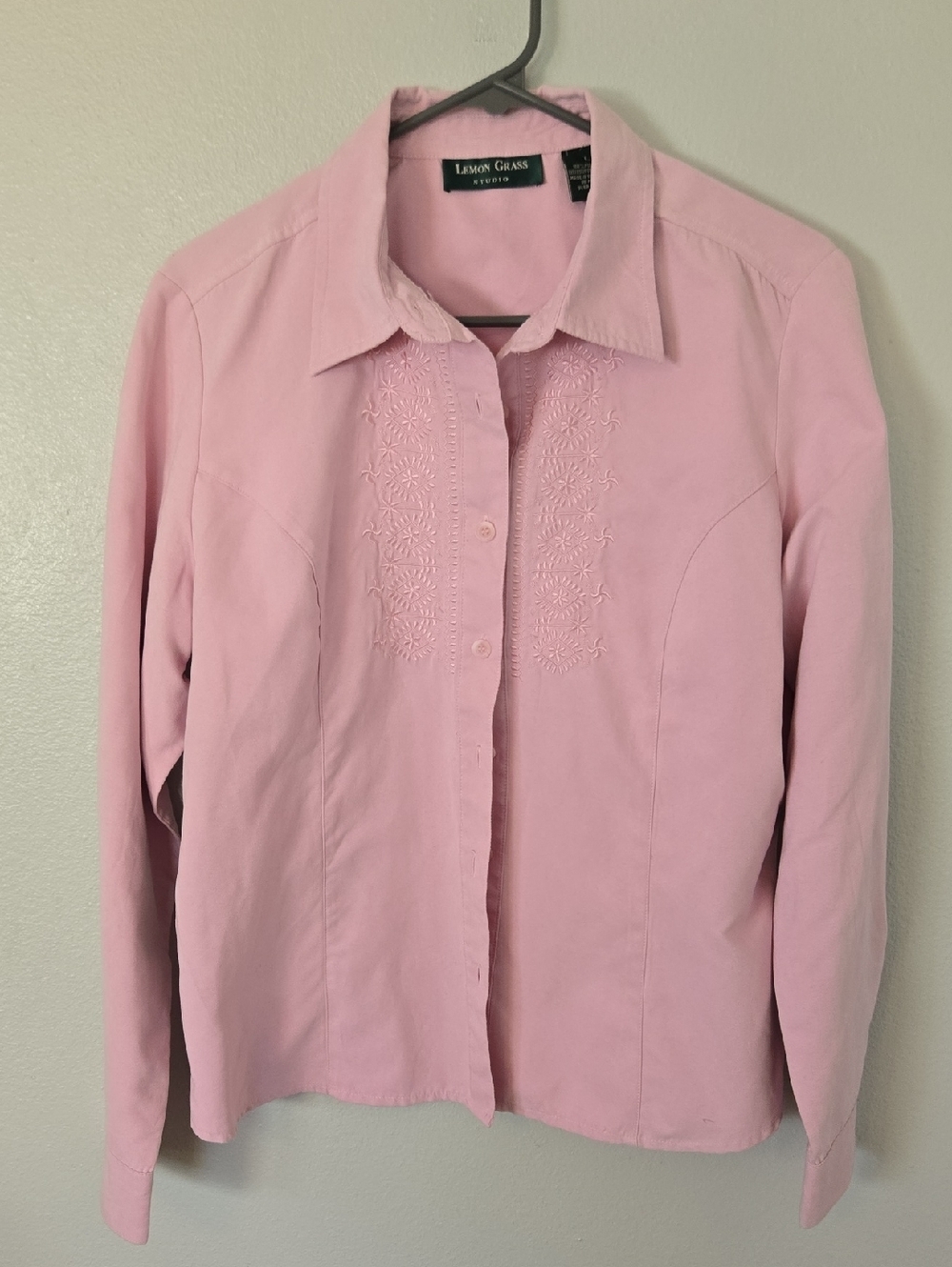 Lemon Grass | VTG Light Pink Button Down Embroidered Shirt Size Large